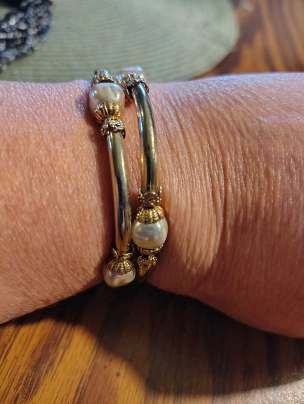 Miriam Haskell Gold Tone Pearl Accent Women's Twist Bangle Bracelet